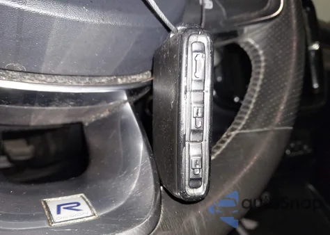 2020 Volvo Xc40 T5 R-Design z USA, uszkodzony, nr VIN YV4162UM7L2206675